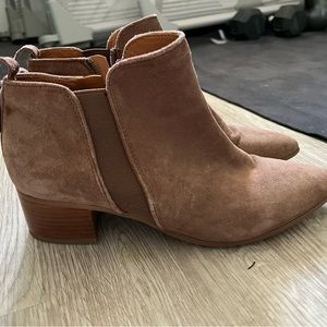 Franco sarto size 8 chocolate suede booties